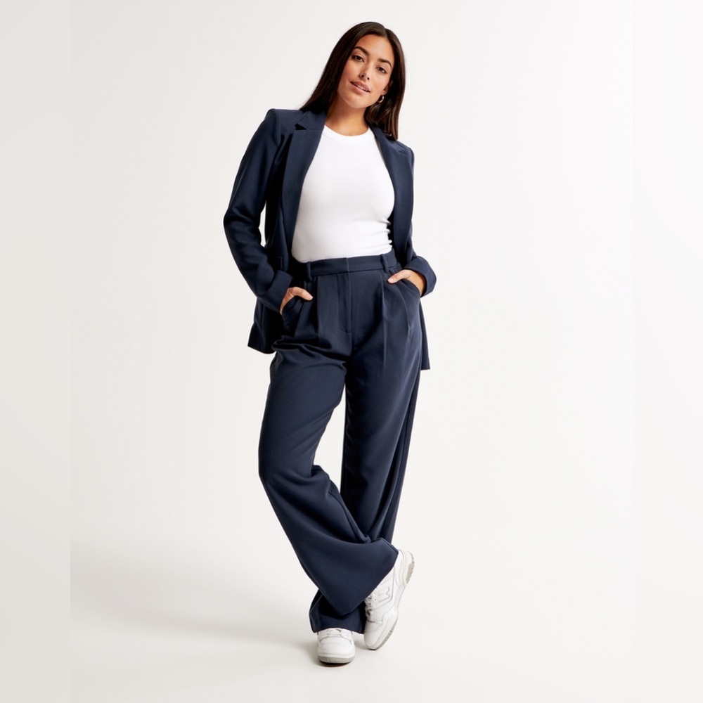 A&F Sloane wide leg Tailored Pants size M